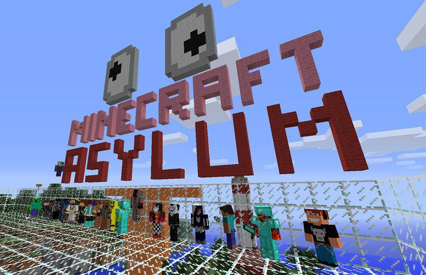 Das erste Serverfoto: Spieler vor dem Schriftzug Minecraft Asylum aus Wolle