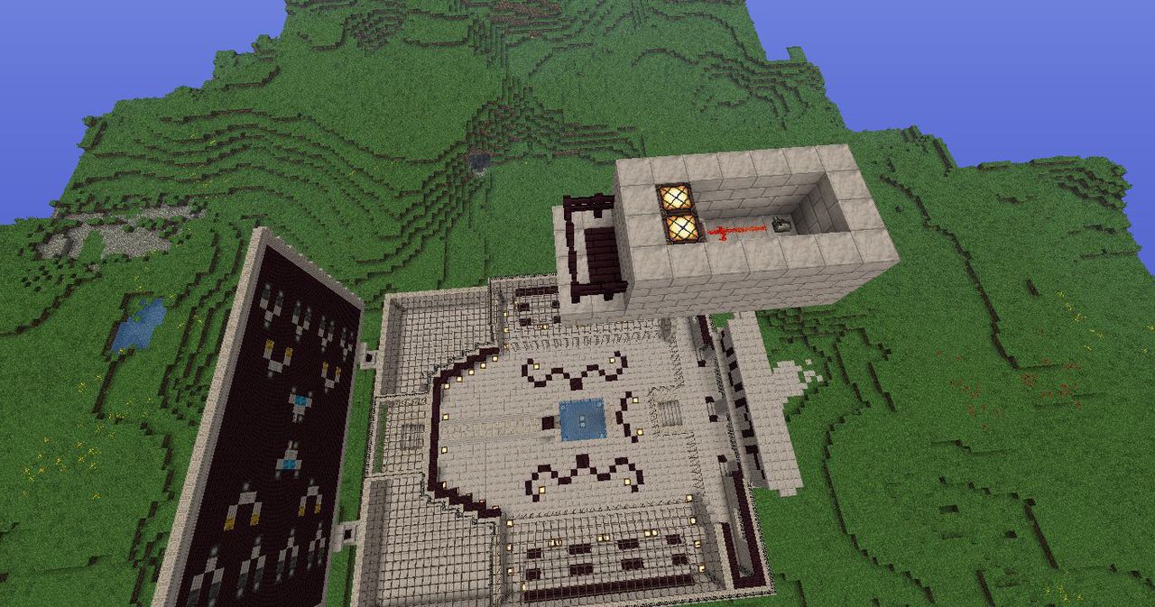 Blick von der Sprungplattform mit Redstone-Lampen hinab auf das winzige Wasserbecken tief unten in der Arena