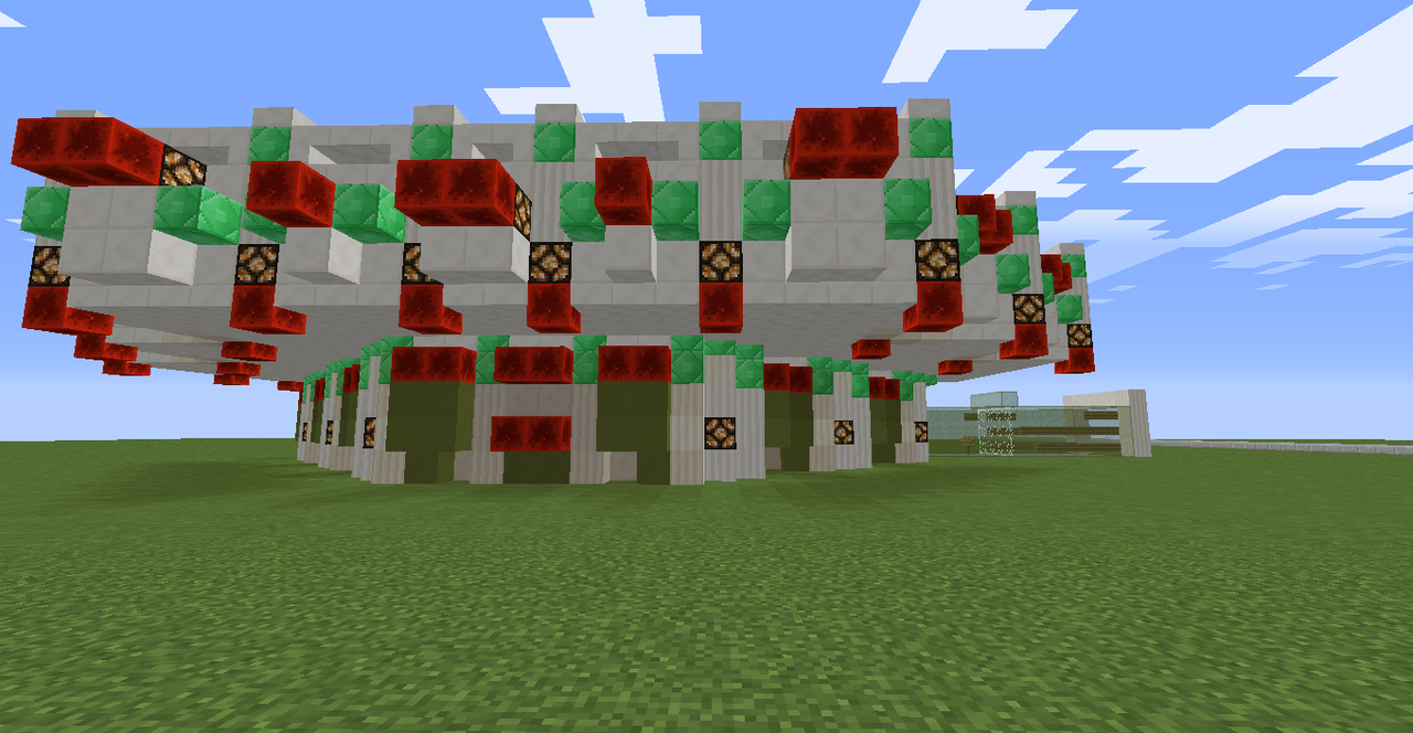 Außenwand des Eventgebäudes vom Boden aus, mit Redstone-Blöcken, Smaragd und Redstone-Lampen
