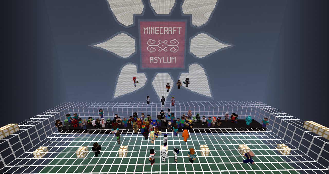 Gruppenfoto zum 4-Monats-Jubiläum: Dutzende Spieler vor dem riesigen Pixel-Logo „Minecraft Asylum“